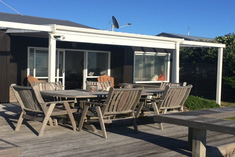 Photo of property in 579a Pukehina Parade, Pukehina, Te Puke, 3189
