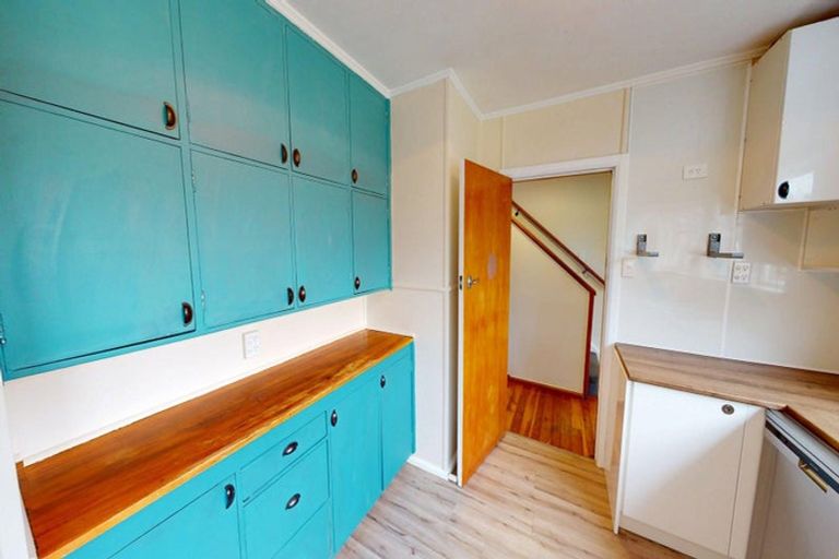 Photo of property in 11 Renfrew Place, Highbury, Palmerston North, 4412