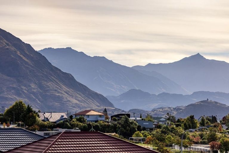 Photo of property in 79 Kings Drive, Wanaka, 9305