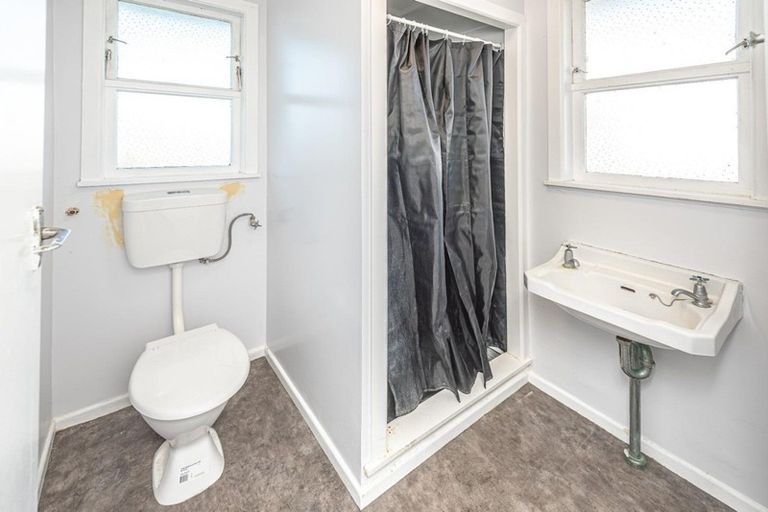 Photo of property in 1 Kupe Place, Castlecliff, Whanganui, 4501