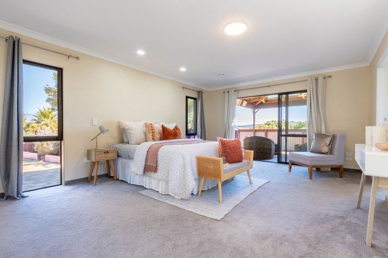 Photo of property in 22 Millennium Hill, Paraparaumu, 5032