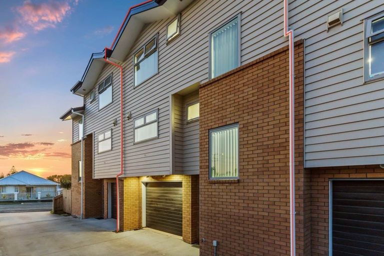 Photo of property in 37b Thomas Road, Mangere, Auckland, 2022