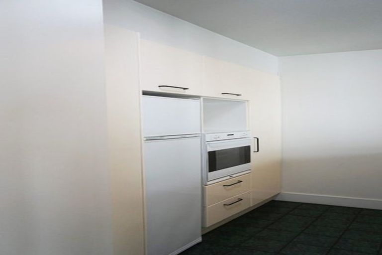 Photo of property in St James Courts, 5/77 Gloucester Street, Christchurch Central, Christchurch, 8013