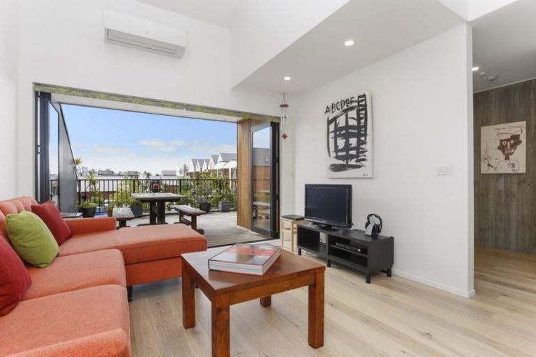 Photo of property in 78 Hobsonville Point Road, Hobsonville, Auckland, 0616