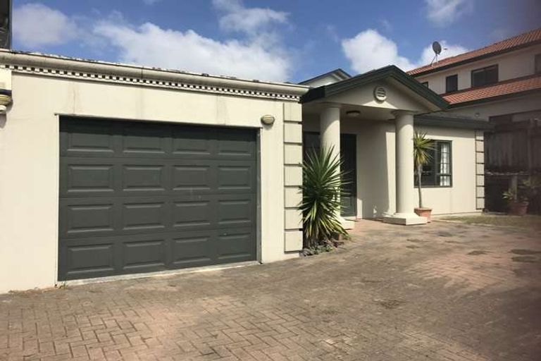 Photo of property in 6 Carrigans Close, Pinehill, Auckland, 0632