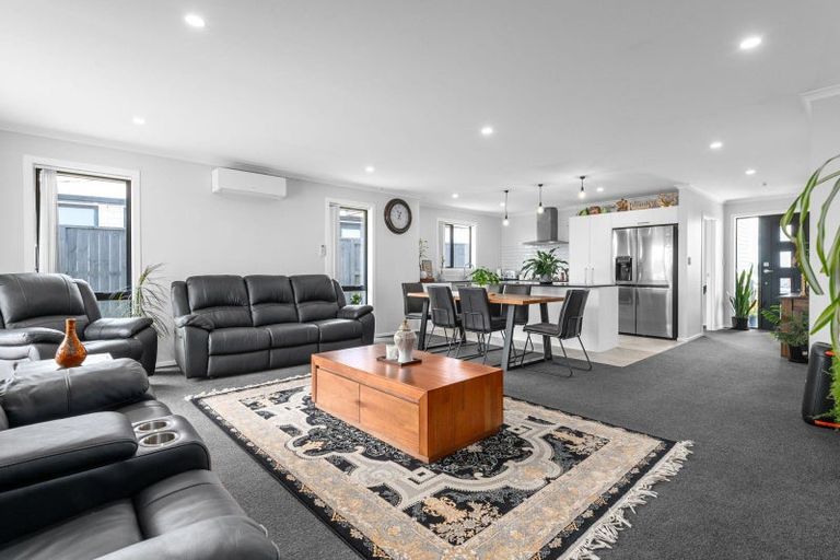Photo of property in 32 Oralee Terrace, Peacocke, Hamilton, 3206