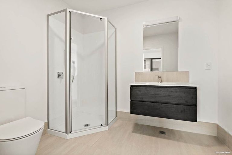 Photo of property in 20/11 Carlos Drive, Flat Bush, Auckland, 2016