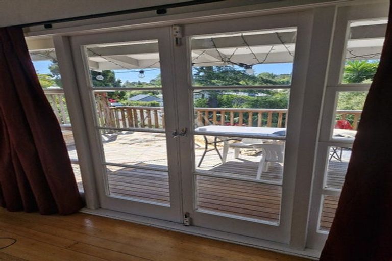 Photo of property in 4 Earl Road, Titirangi, Auckland, 0604