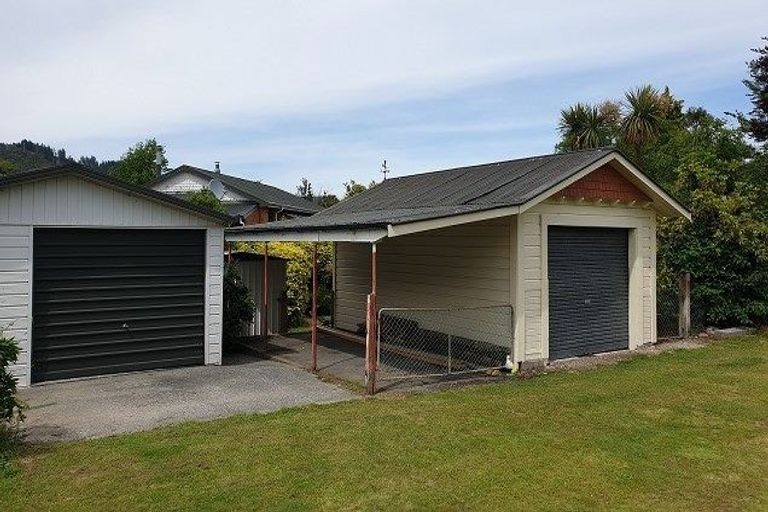 Photo of property in 35 Davis Street, Reefton, 7830