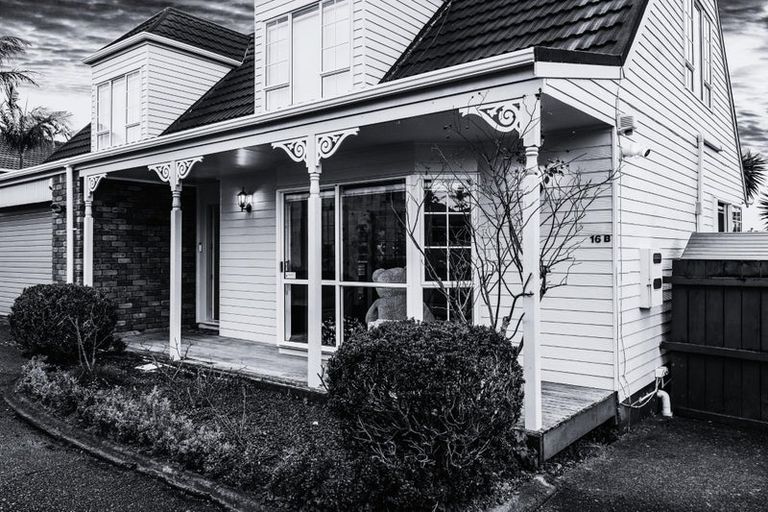 Photo of property in 2/16 Fernbird Place, Massey, Auckland, 0614