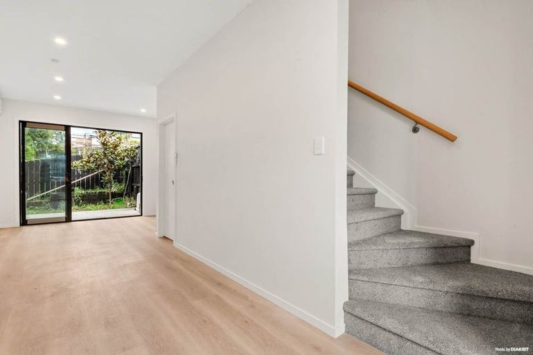 Photo of property in 55e Redwood Drive, Massey, Auckland, 0614
