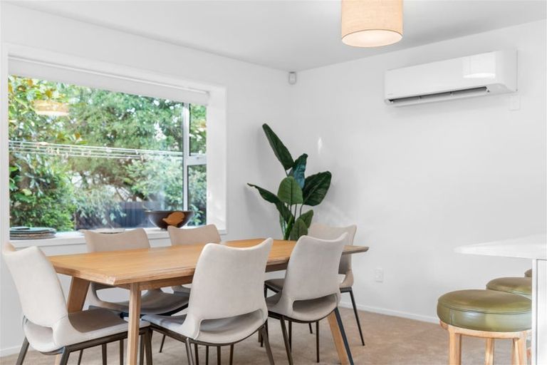 Photo of property in 216 Grahams Road, Burnside, Christchurch, 8053