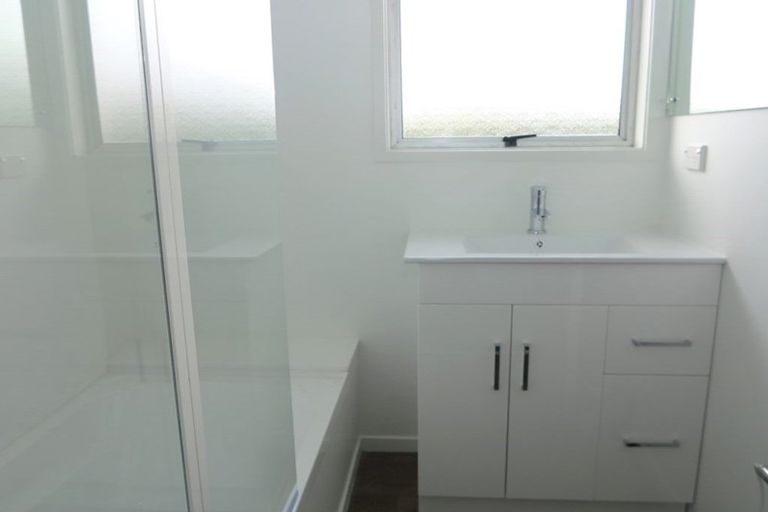 Photo of property in 380 East Coast Road, Sunnynook, Auckland, 0630