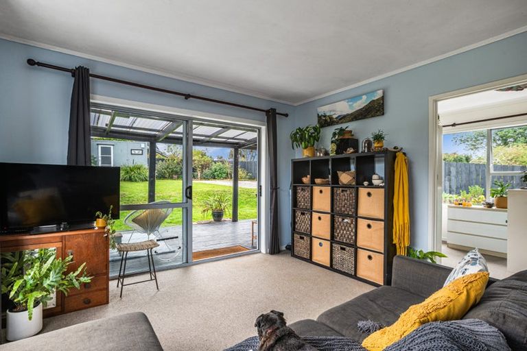 Photo of property in 2/23 Miller Road, Mangere Bridge, Auckland, 2022