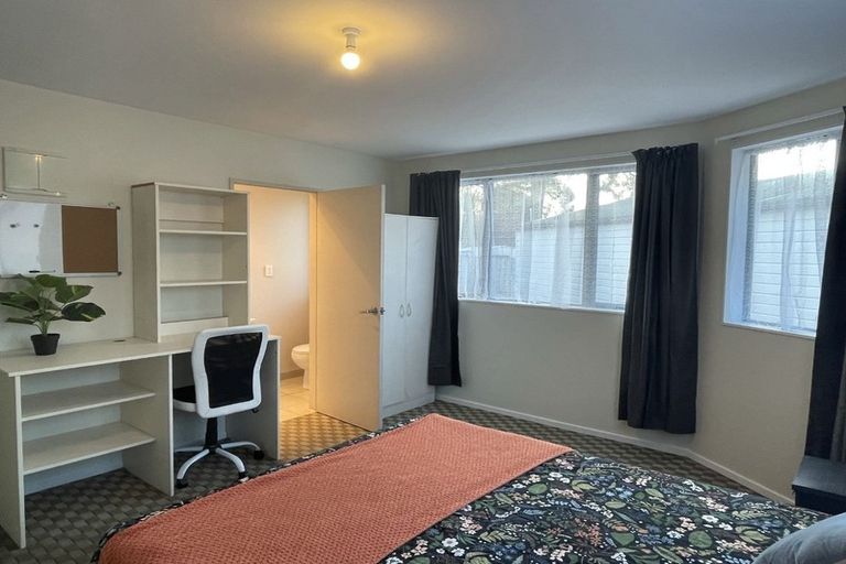 Photo of property in 158a Peverel Street, Riccarton, Christchurch, 8041