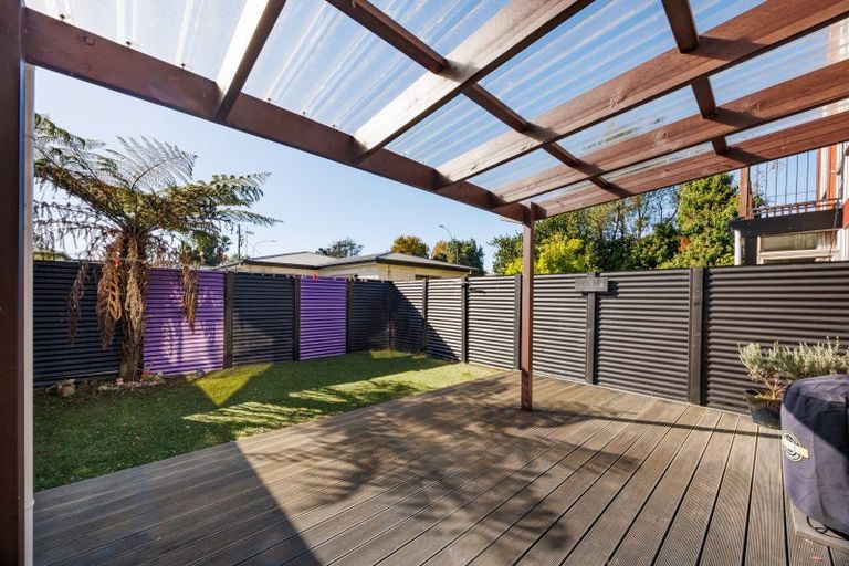 Photo of property in 2/341 College Street, West End, Palmerston North, 4410