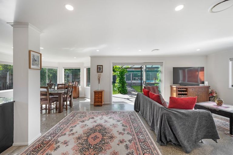 Photo of property in 28 Arataki Road, Havelock North, 4130