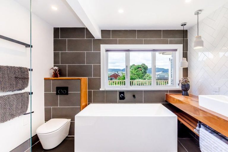 Photo of property in 12 Gray Avenue, Paraparaumu Beach, Paraparaumu, 5032