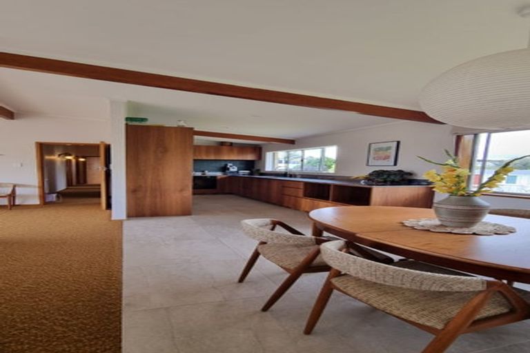 Photo of property in 15 Dawnhaven Drive, Te Atatu Peninsula, Auckland, 0610