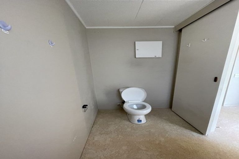 Photo of property in 2/33 Reid Road, New Lynn, Auckland, 0600