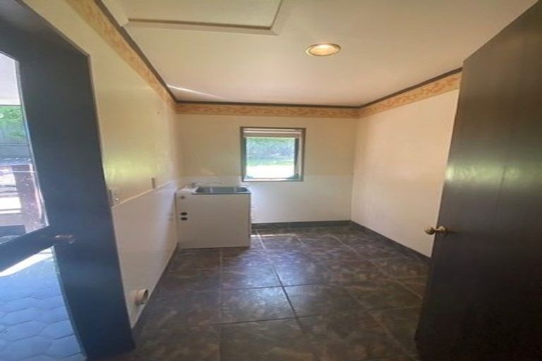 Photo of property in 3 Aintree Grove, Churton Park, Wellington, 6037