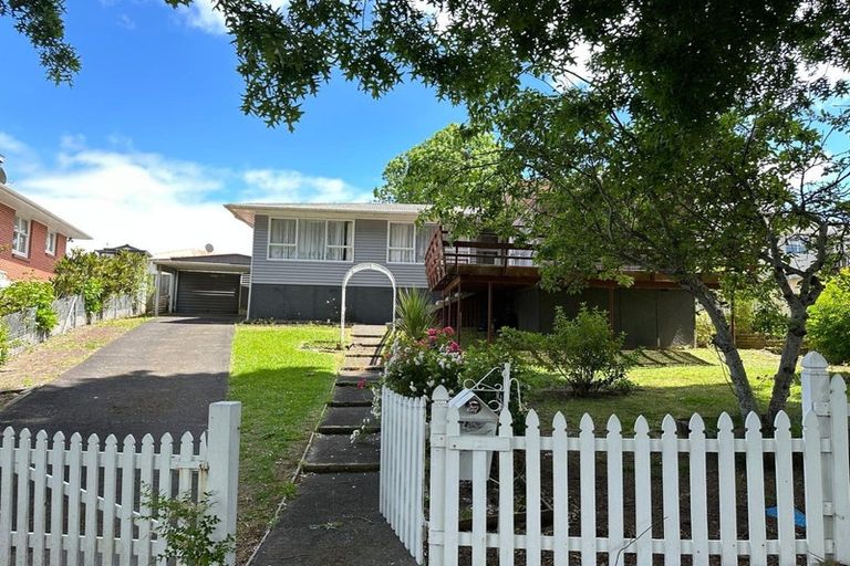 Photo of property in 10 Choice Avenue, Henderson, Auckland, 0612