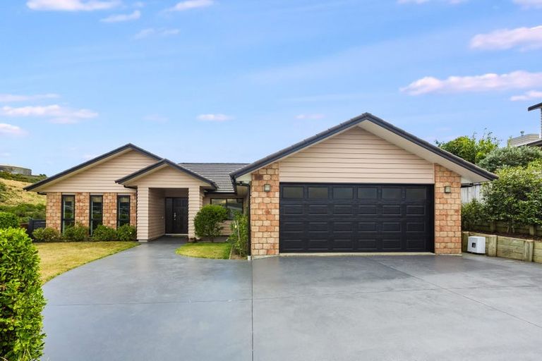 Photo of property in 14a Kaimai Place, Aotea, Porirua, 5024