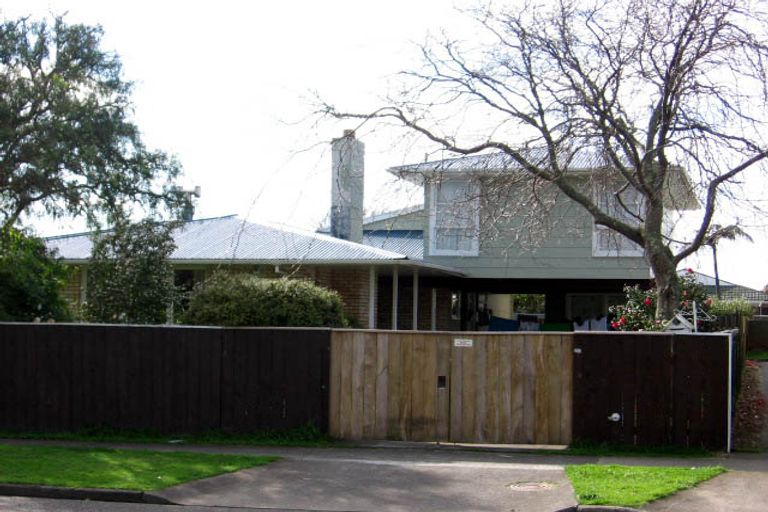 Photo of property in 69 Pitama Road, Awapuni, Palmerston North, 4412