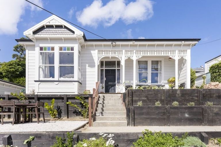 Photo of property in 55 Fairview Crescent, Kelburn, Wellington, 6012