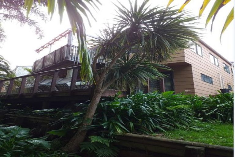 Photo of property in 11 Longview Rise, Massey, Auckland, 0614