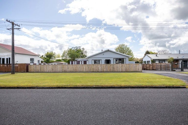 Photo of property in 10 Miranda Street, Stratford, 4332