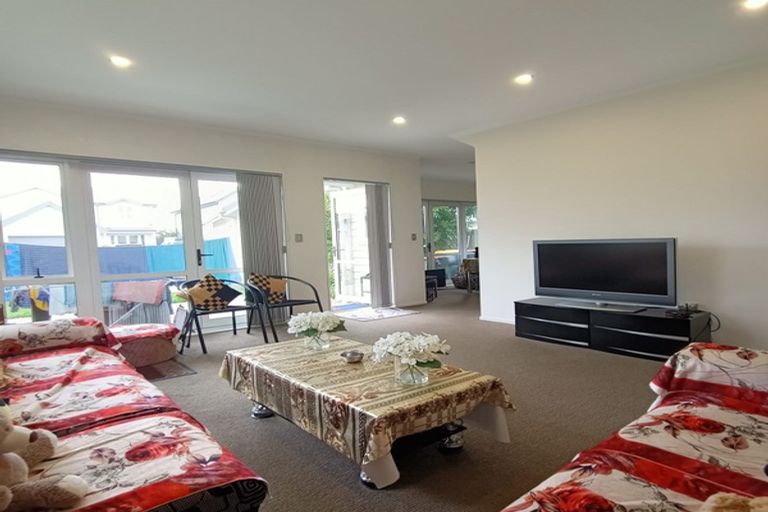 Photo of property in 71 Grove Road, Papakura, 2110