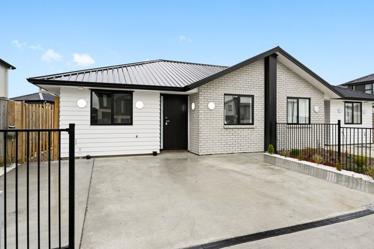 Photo of property in 60a Fitzwater Place, Henderson, Auckland, 0612
