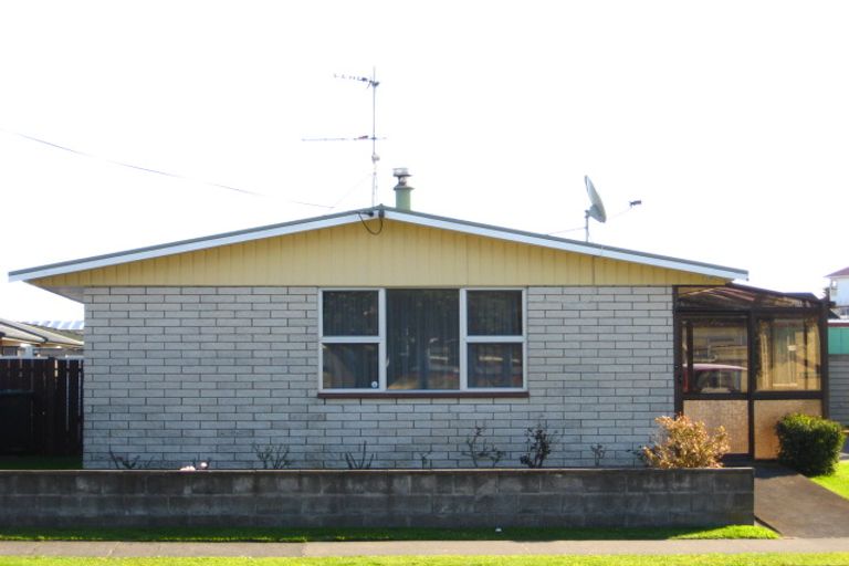 Photo of property in 2/42 Sanders Avenue, Westown, New Plymouth, 4310