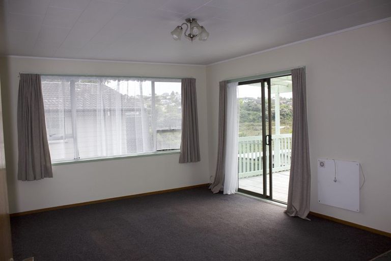 Photo of property in 27 Pipitea Place, Massey, Auckland, 0614