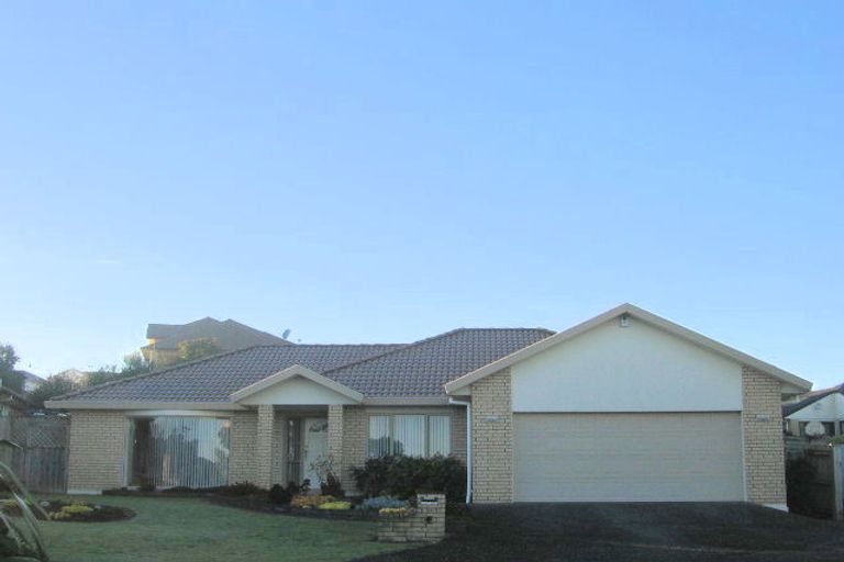 Photo of property in 2/9 Balbriggan Rise, Dannemora, Auckland, 2016