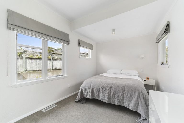 Photo of property in 7 Albemarle Road, Northland, Wellington, 6012