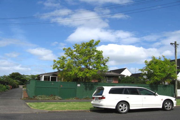 Photo of property in 2/15a Saltburn Road, Milford, Auckland, 0620