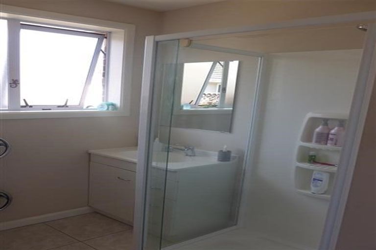 Photo of property in 17 Daniels Road, Redwood, Christchurch, 8051