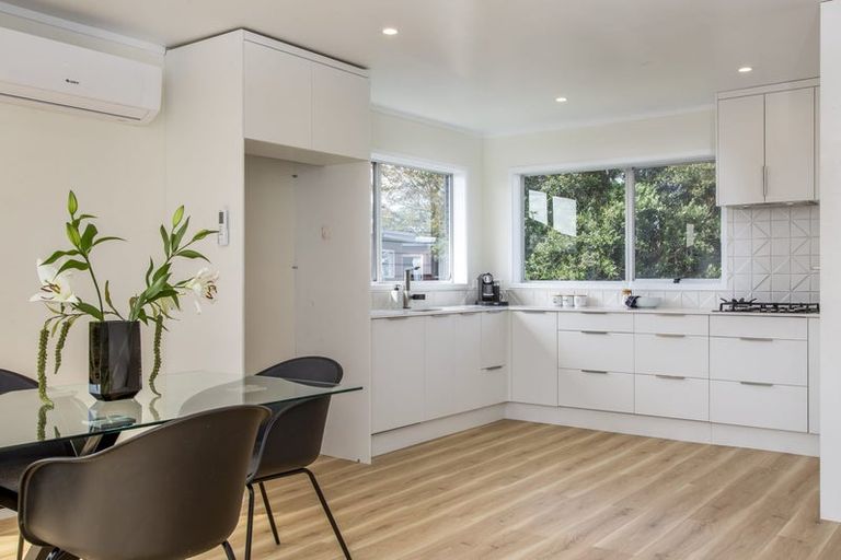 Photo of property in 4/34 Rewarewa Road, Te Atatu Peninsula, Auckland, 0610