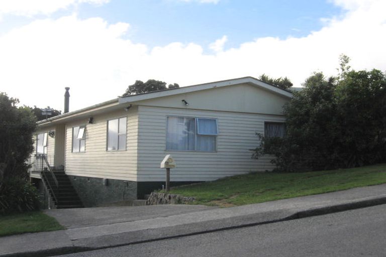 Photo of property in 46 Link Road, Newlands, Wellington, 6037
