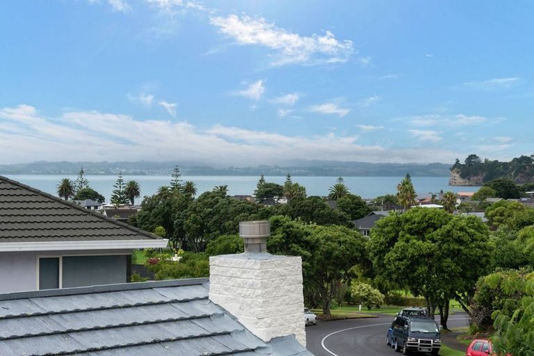 Photo of property in 5 Mccrystal Avenue, Bucklands Beach, Auckland, 2012