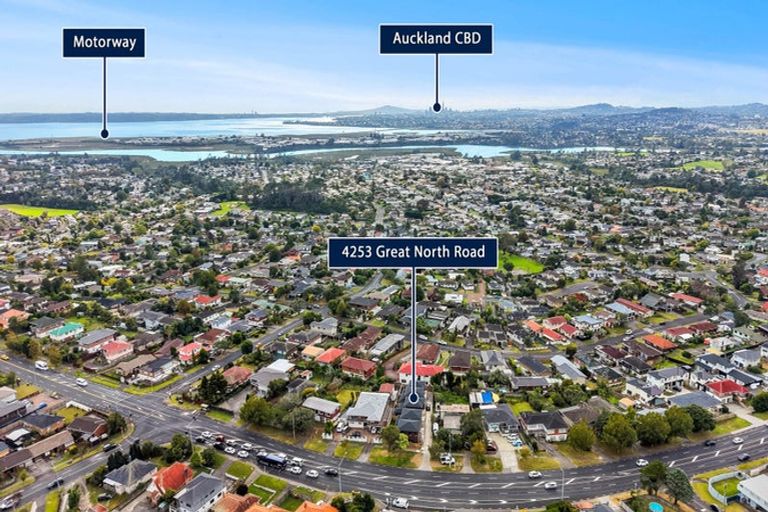 Photo of property in 4253 Great North Road, Glendene, Auckland, 0602