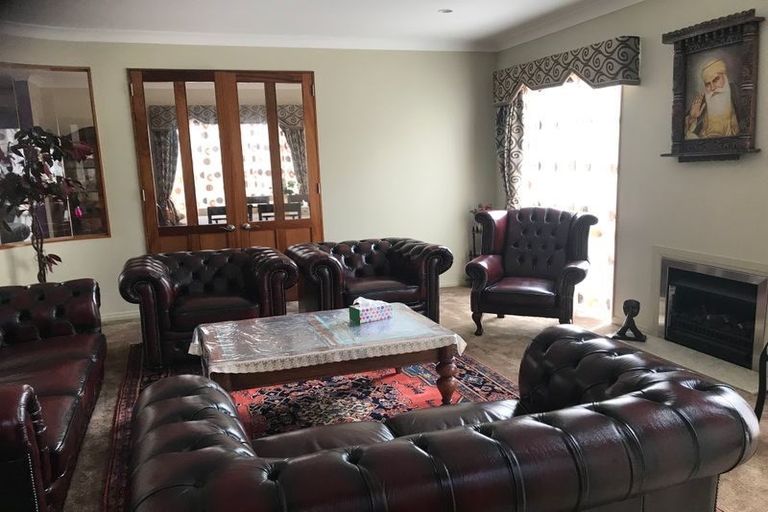 Photo of property in 13 Kaseng Place, East Tamaki Heights, Auckland, 2016