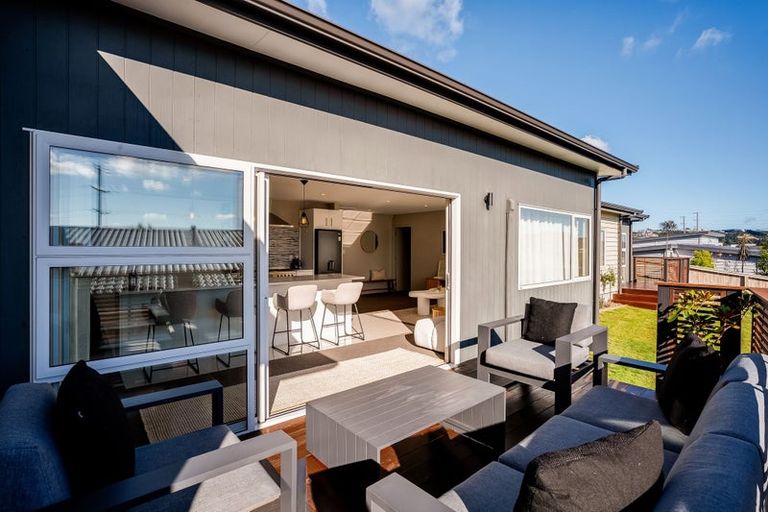Photo of property in 48 Endeavour Drive, Whitby, Porirua, 5024