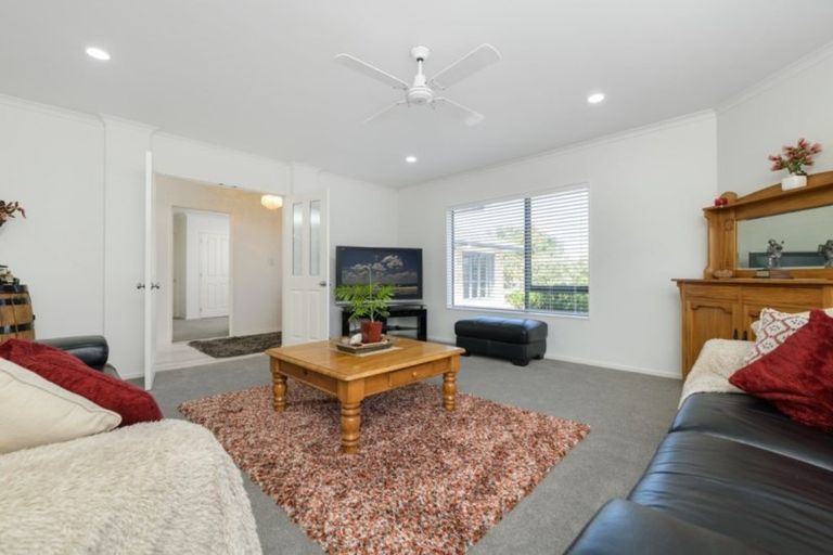 Photo of property in 73 Santa Monica Drive, Papamoa Beach, Papamoa, 3118