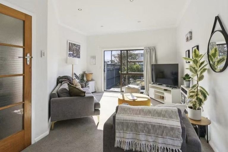 Photo of property in 406 Broadway, Miramar, Wellington, 6022