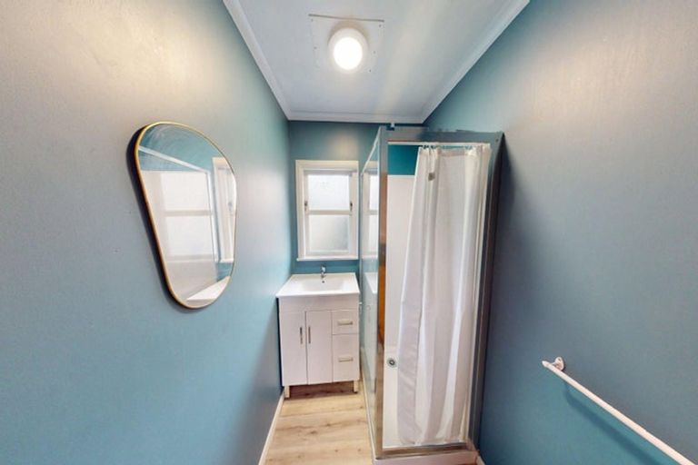 Photo of property in 11 Renfrew Place, Highbury, Palmerston North, 4412