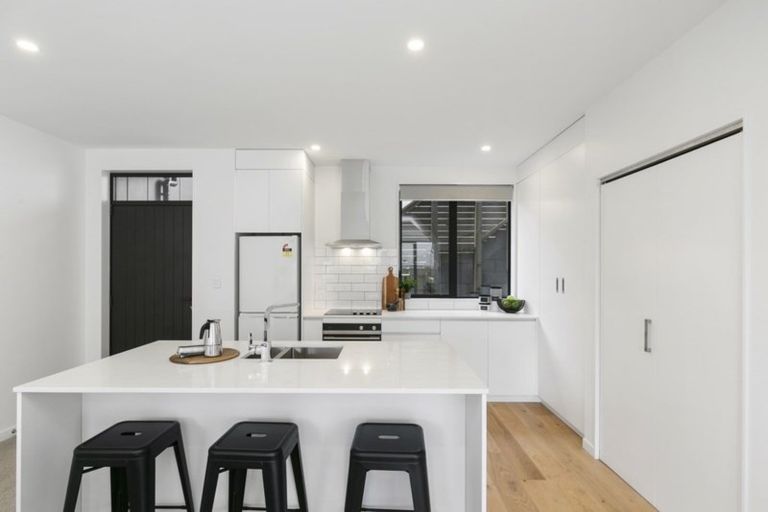 Photo of property in 12/80u Seatoun Heights Road, Seatoun, Wellington, 6022