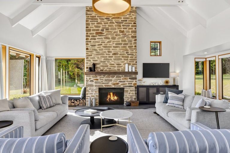 Photo of property in 186 Beacon Point Road, Wanaka, 9305